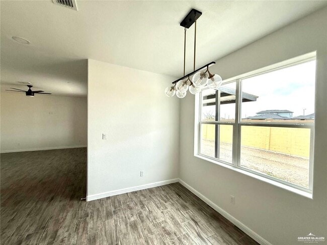 Building Photo - 11 N Crown Ln