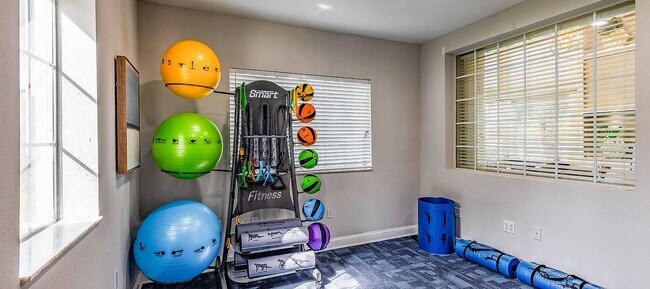 Building Photo - 10200 Falcon Pine Blvd