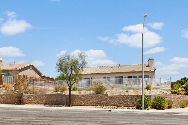 Building Photo - 13897 Mountain Top Dr