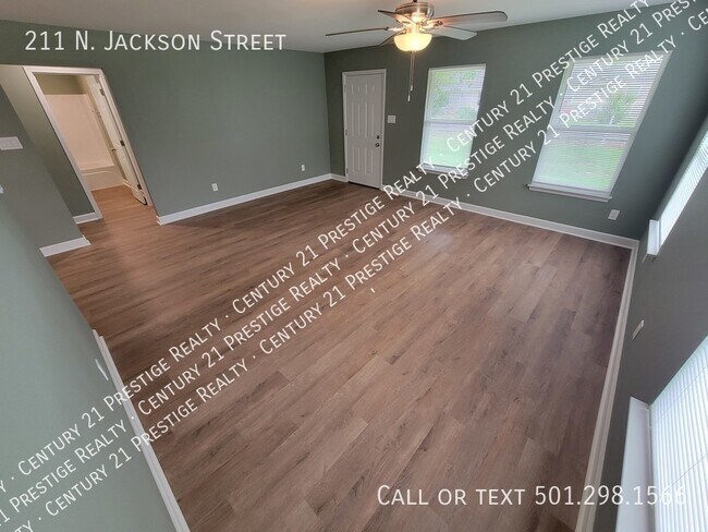 Building Photo - 211 N Jackson St