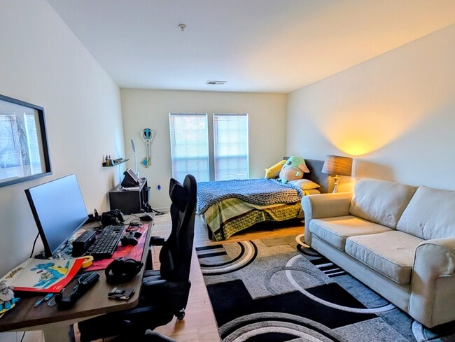 Building Photo - 9810 Leatherfern Terrace