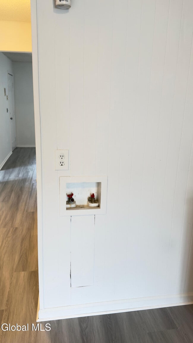 Building Photo - 3132 6th Ave