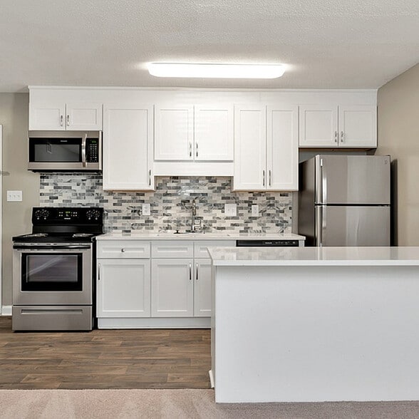 Modern Kitchen - Arbor Creek