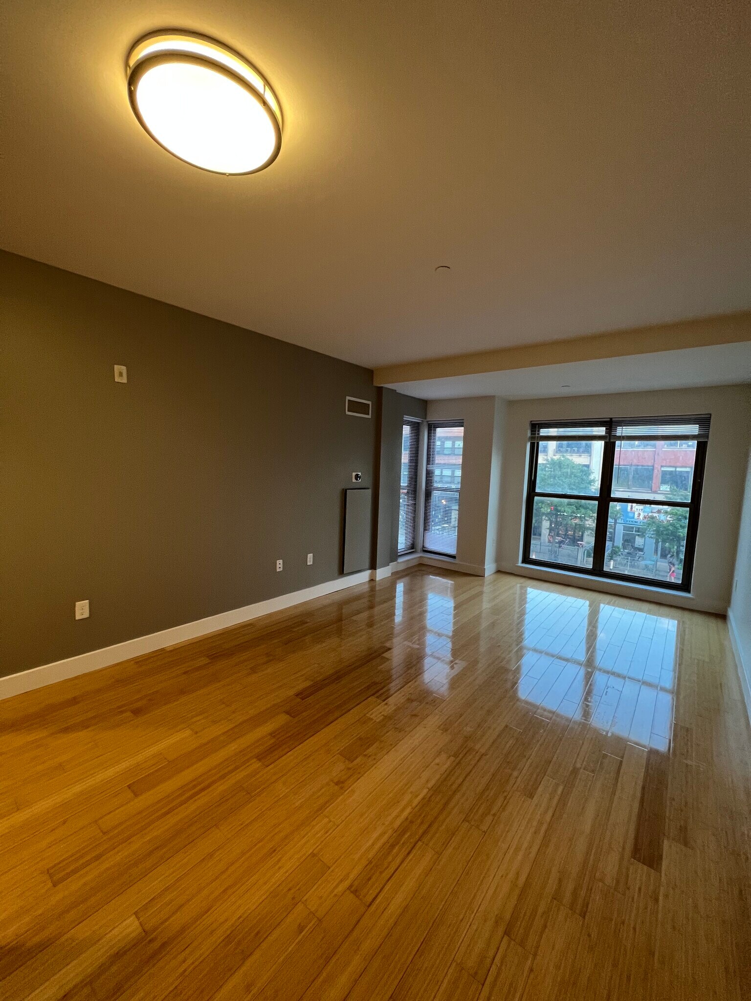 Building Photo - 1085 Boylston St