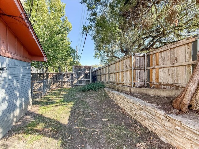 Building Photo - 2309 Alta Vista Ave