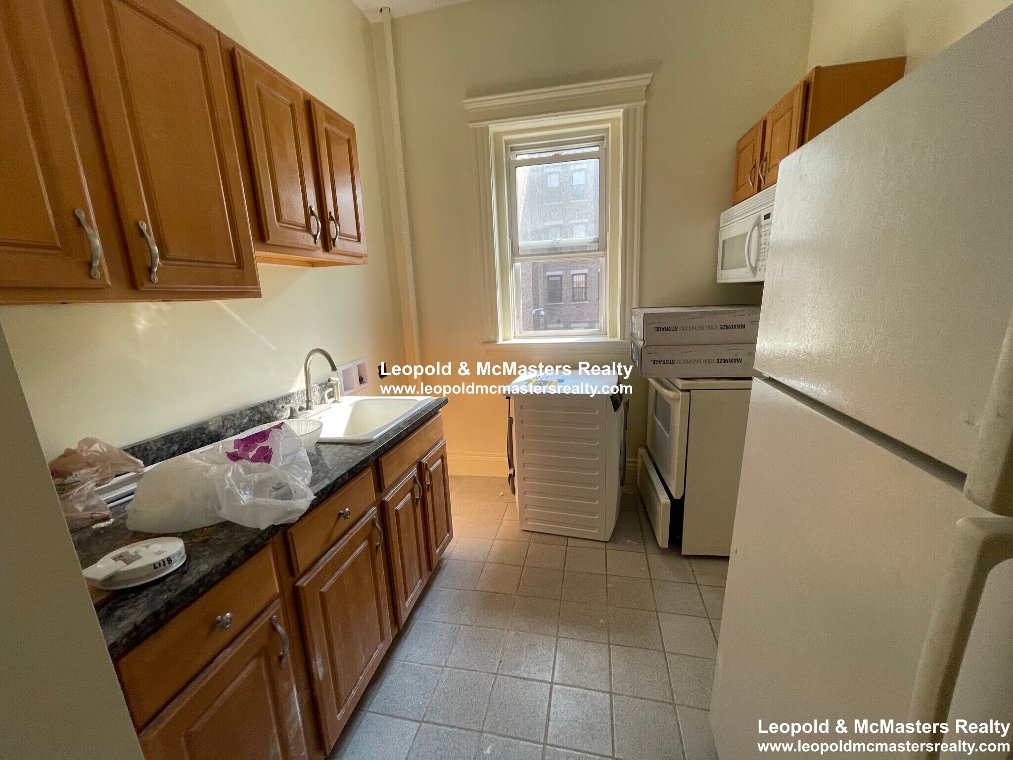 Building Photo - 112 Queensberry St