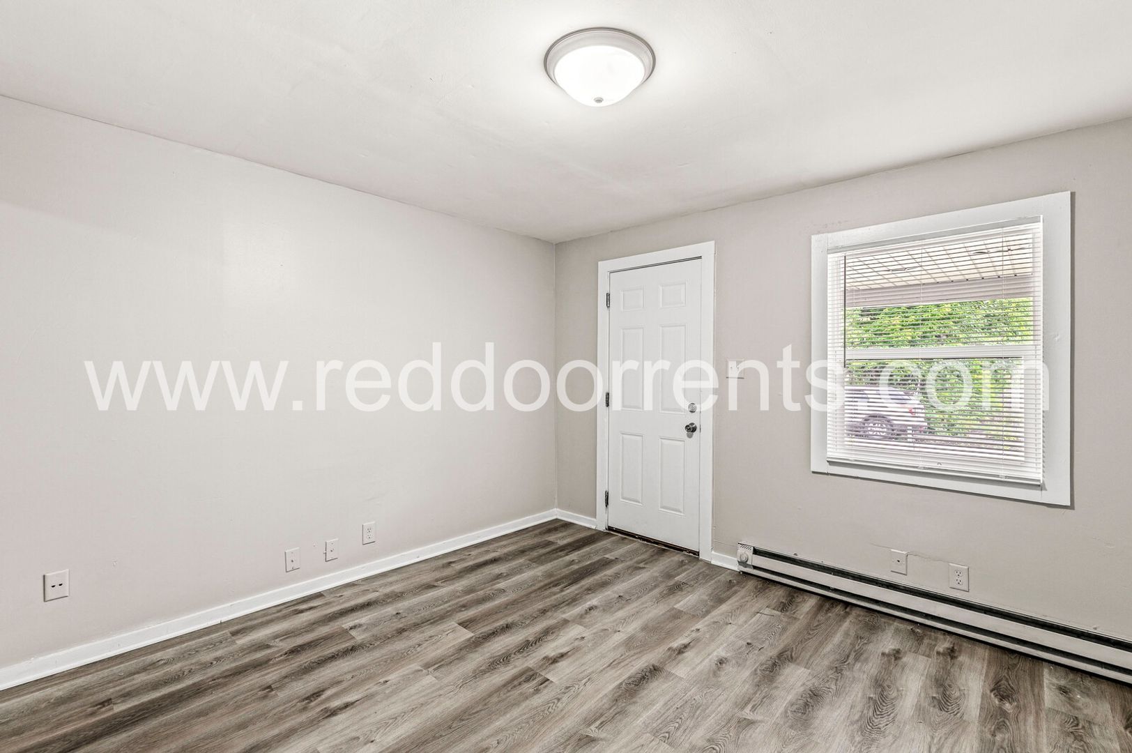 Building Photo - 970 Edgemont Ave