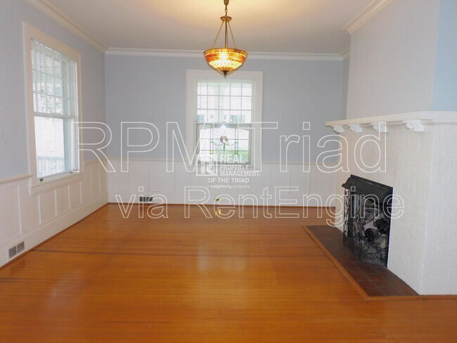 Building Photo - 1224 Glade St NW