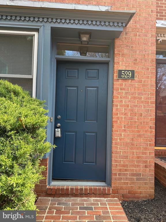 Building Photo - 529 Colecroft Ct