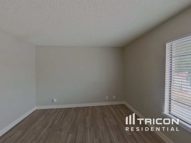 Building Photo - 523 Bayberry Dr
