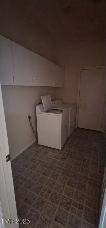 Building Photo - 744 Descartes Ave