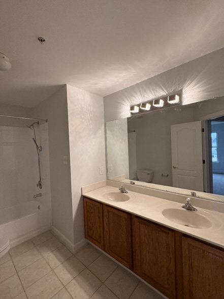 Building Photo - 13804 Chestnut Oak Ln