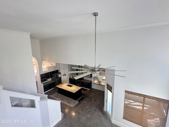 Building Photo - 3996 Richmond Park Dr E