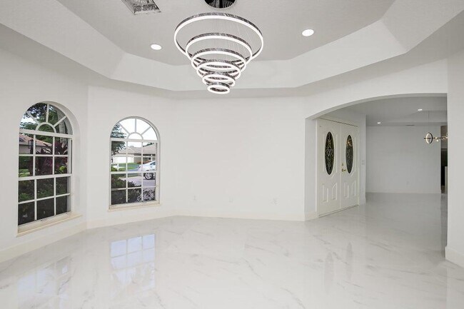 Building Photo - 1268 SW Briarwood Dr