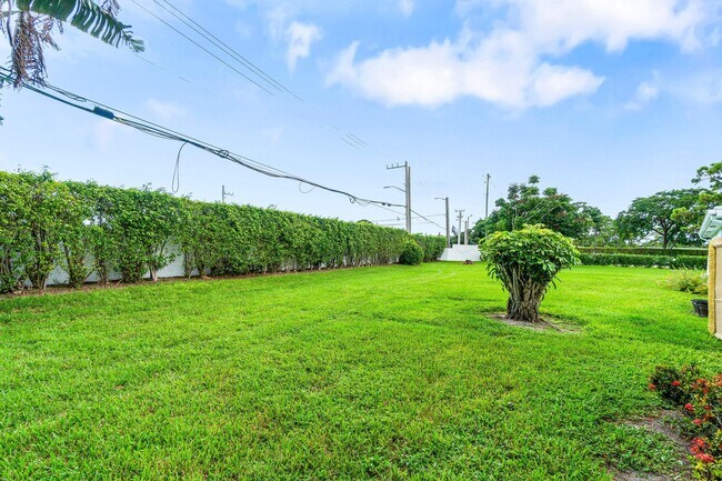 Building Photo - 5074 Privet Pl