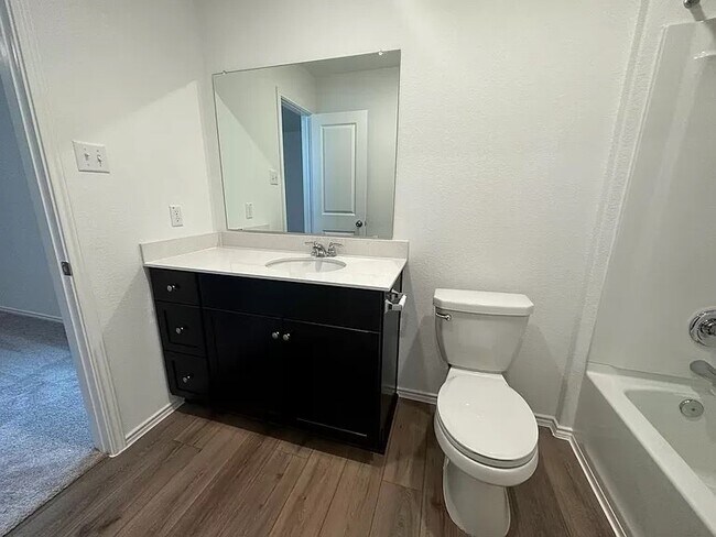 Building Photo - 280 Amber Gln