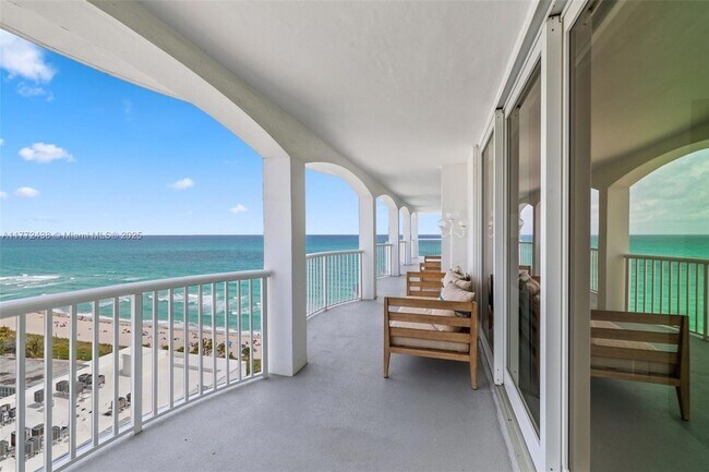 Building Photo - 5401 Collins Ave