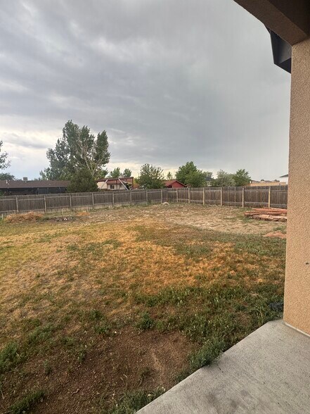 Building Photo - 102 E Arvada Dr
