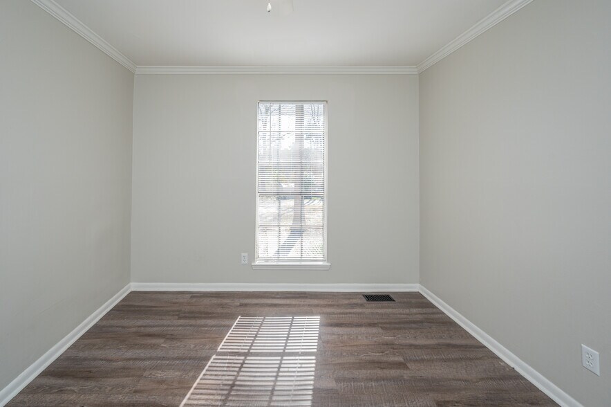 Building Photo - 54 Worthington Dr