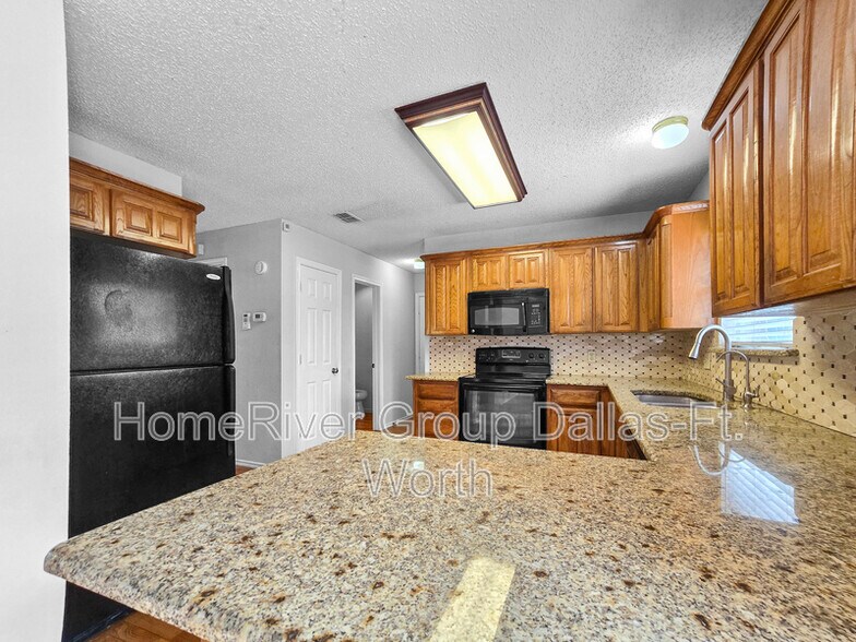 Building Photo - 7404 Crosswicks Cir