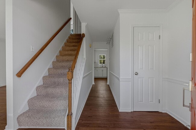 Building Photo - 1646 Stowe Rd