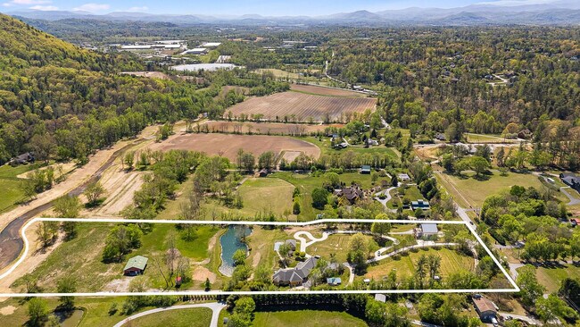 Building Photo - 800 Cane Creek Rd
