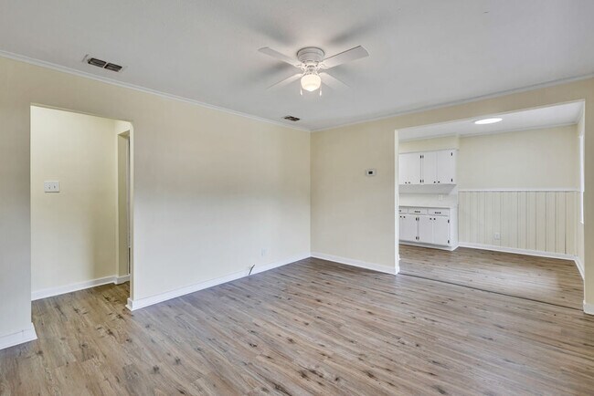 Building Photo - 2053 South Dr