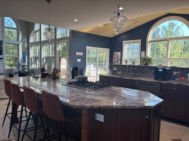 Building Photo - 501 Rain Tree Cir