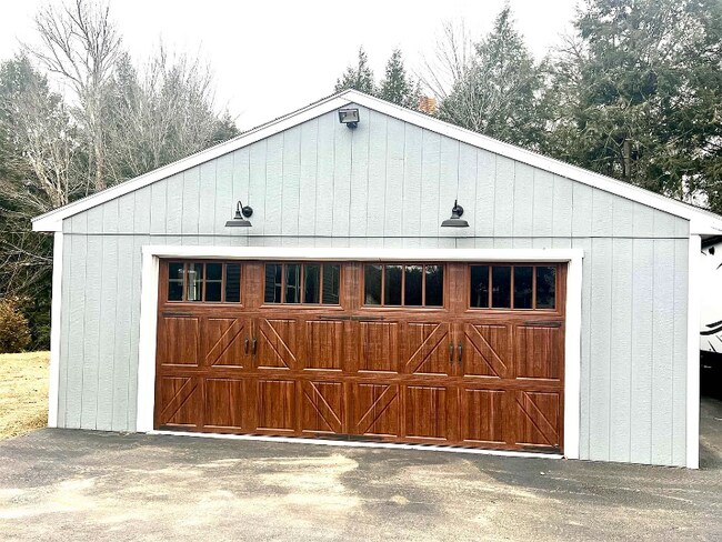 Building Photo - 2555 Dartmouth College Hwy