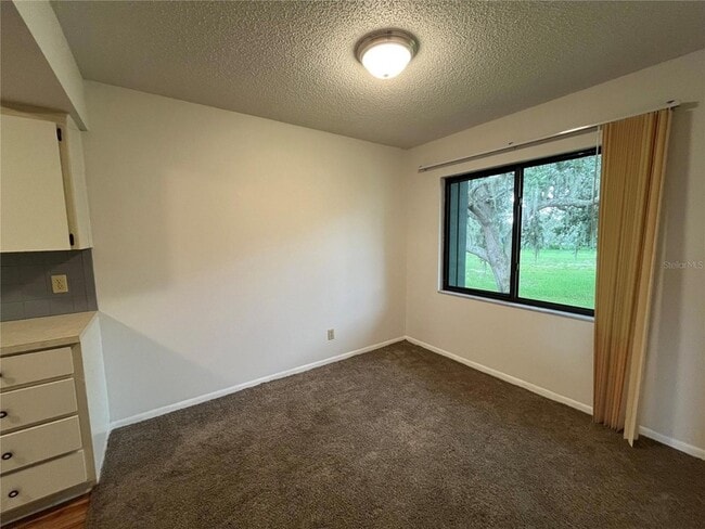 Building Photo - 5 Buck Cir