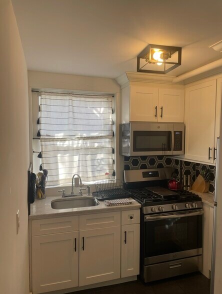 Building Photo - 40 Trumbull St