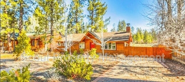 Building Photo - 199 Oriole Dr