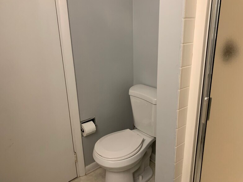 Building Photo - 231 Canal Park Dr