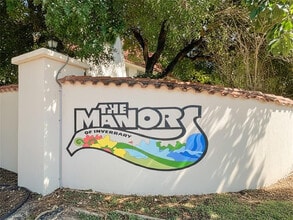 Building Photo - 4166 Inverrary Dr