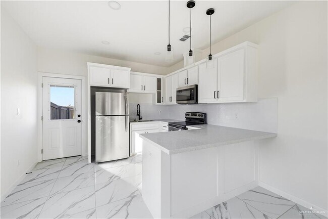 Building Photo - 21 N Abesam Ave