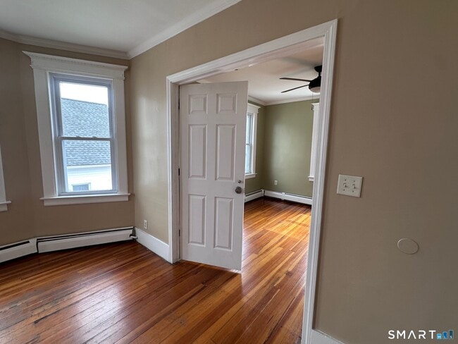 Building Photo - 22-24-24 Bushnell St