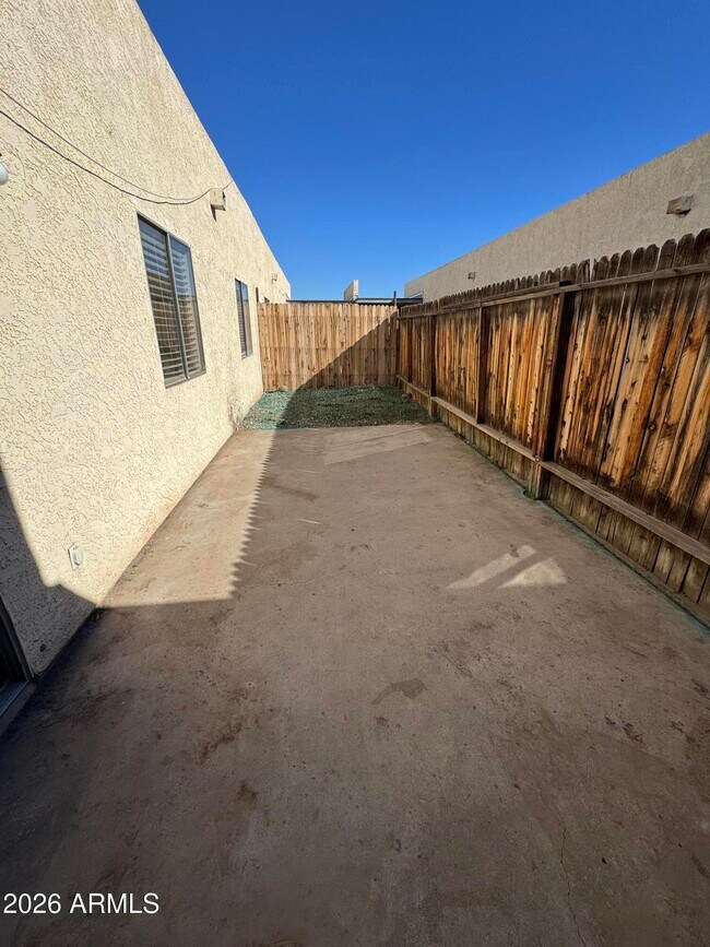 Building Photo - 6527 N 67th Ave