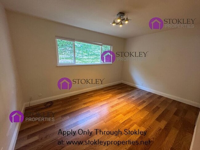 Building Photo - 626 Windsor St