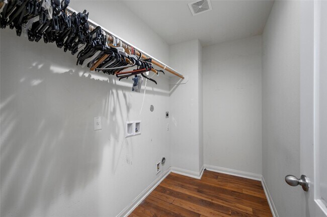 Building Photo - 1843 Garnet Breeze Dr