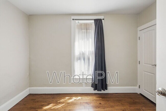Building Photo - 3454 Lafayette St
