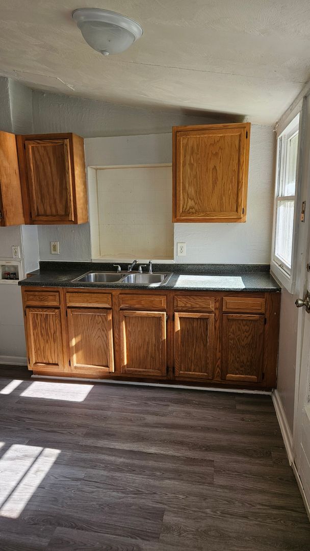 Building Photo - 2717 S Villa Dr