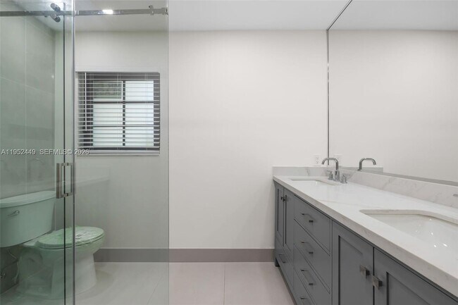 Building Photo - 3519 Toledo St