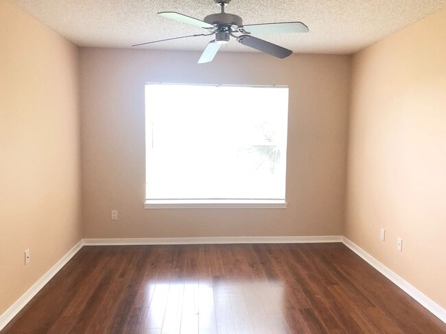 Building Photo - 717 Secret Harbor Ln