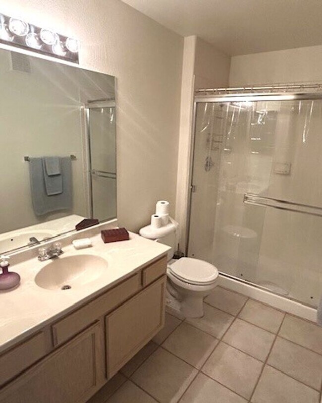 Building Photo - Great Littleton Condominium with Garage