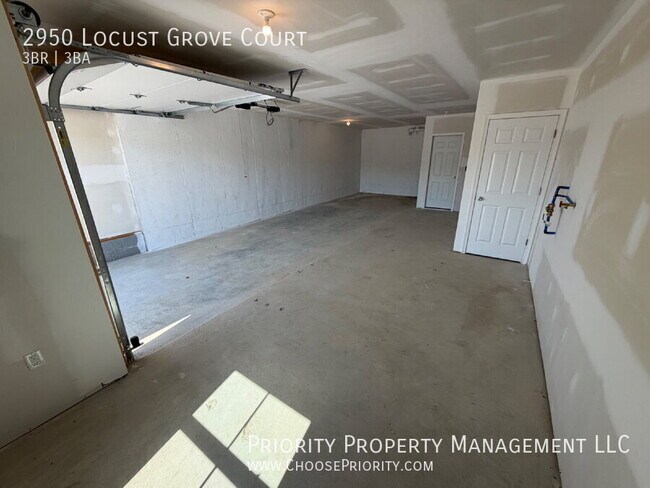 Building Photo - 2950 Locust Grv Ct