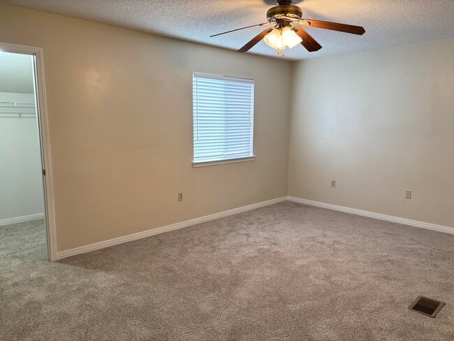 Building Photo - 2 Cinderella Ln NW