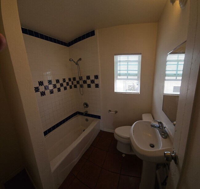 Building Photo - Vintage Spanish Style2 Bedroom in Golden Hill