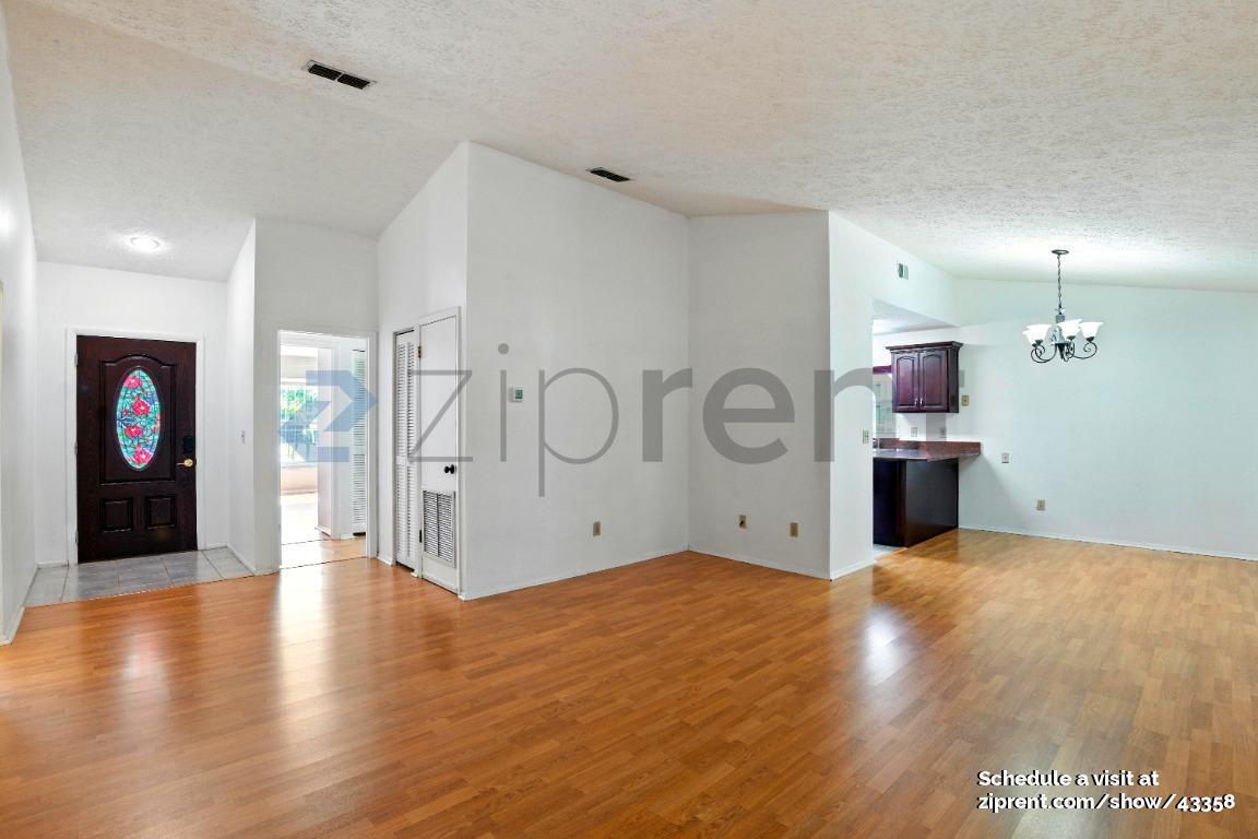 Building Photo - 6805 S Sheridan Rd