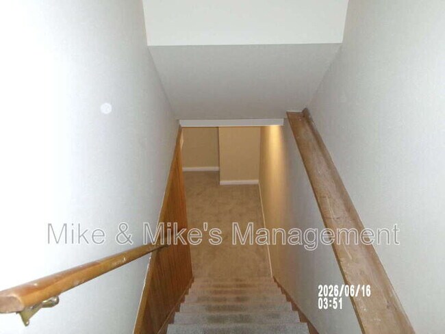 Building Photo - 18620 Midland Pl