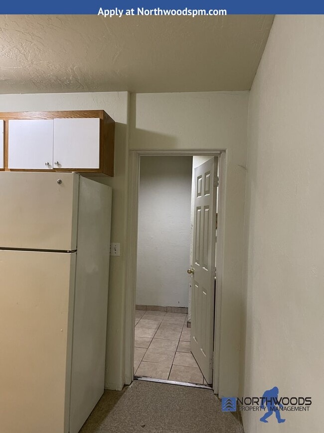 Building Photo - Cozy Studio Apartment